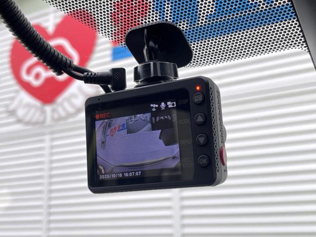 シエンタ ハイブリッドＧ　両側電動ドア　純正ＳＤナビ　バックカメラ　衝突被害軽減システム　１００Ｖ電源　禁煙車　ドラレコ　スマートキー　ＬＥＤヘッド　ビルトインＥＴＣ　オートハイビーム　オートライト　オートエアコン（7枚目）