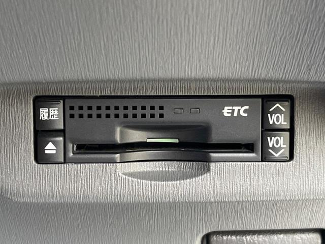 プリウス Ｓ　純正ＳＤナビ　ドラレコ　スマートキー　ビルトインＥＴＣ　オートライト　オートエアコン　ＣＤ　地デジ（7枚目）