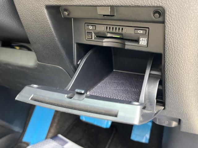 アルファード ２．５Ｇ　両側電動ドア　純正ＳＤナビ　後席モニター　バックカメラ　衝突被害軽減システム　レーダークルーズ　禁煙車　ハーフレザーシート　パワーシート　ドラレコ　コーナーセンサー　スマートキー　ＬＥＤヘッド（38枚目）