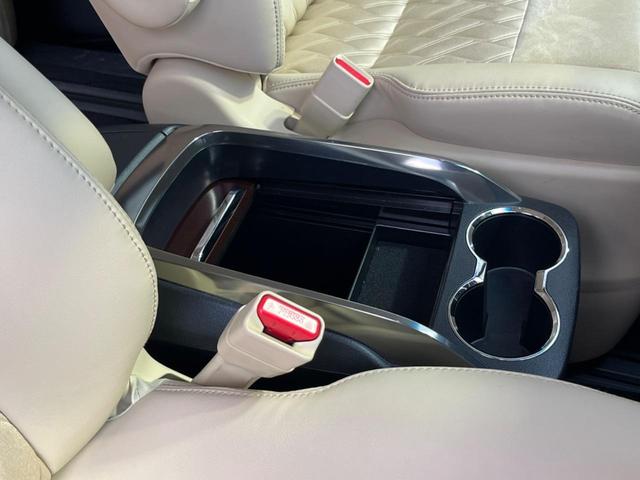 アルファード ２．５Ｇ　両側電動ドア　純正ＳＤナビ　後席モニター　バックカメラ　衝突被害軽減システム　レーダークルーズ　禁煙車　ハーフレザーシート　パワーシート　ドラレコ　コーナーセンサー　スマートキー　ＬＥＤヘッド（65枚目）