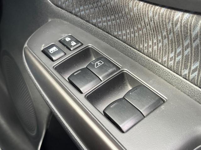 ノート メダリスト SDナビ 全周囲カメラ 禁煙車 ハーフレザーシート スマートキー LEDヘッド ETC オートライト オートエアコン 純正15インチアルミ Bluetooth CD DVD再生 フルセグ(52枚目)