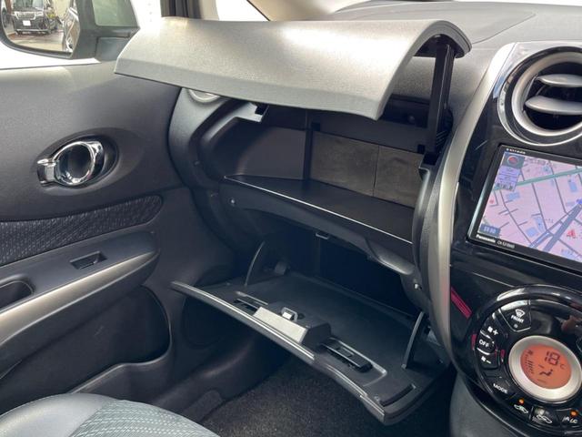 ノート メダリスト SDナビ 全周囲カメラ 禁煙車 ハーフレザーシート スマートキー LEDヘッド ETC オートライト オートエアコン 純正15インチアルミ Bluetooth CD DVD再生 フルセグ(54枚目)