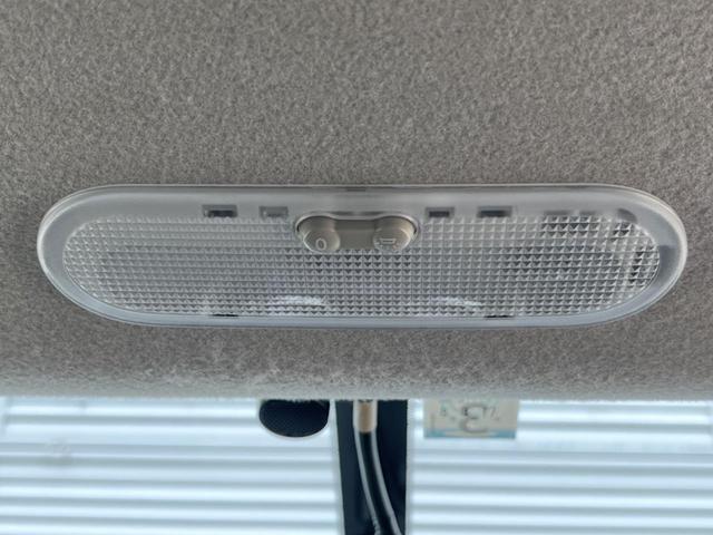 ノート メダリスト SDナビ 全周囲カメラ 禁煙車 ハーフレザーシート スマートキー LEDヘッド ETC オートライト オートエアコン 純正15インチアルミ Bluetooth CD DVD再生 フルセグ(55枚目)