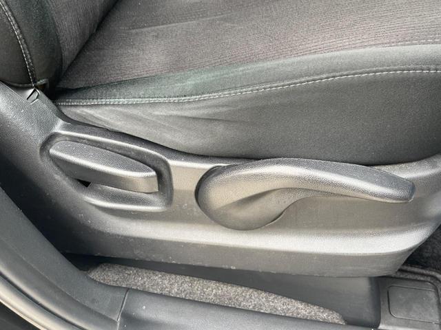 MPV 23S 両側電動ドア 純正SDナビ 後席モニター 禁煙車 スマートキー HIDヘッド ETC オートライト デュアルエアコン 純正17インチアルミ リアエアコン Bluetooth CD DVD再生 地デジ(57枚目)