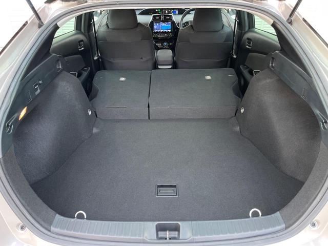 プリウス A トヨタセーフティセンス 純正SDナビ 全周囲カメラ ETC Bluetooth フルセグ ドラレコ LEDヘッド LEDフォグ オートハイビーム 革巻きハンドル 純正15インチAW CD/DVD再生(11枚目)