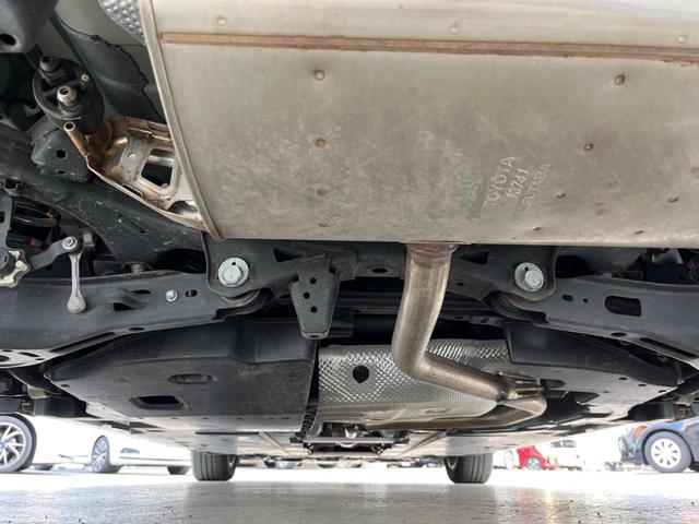 プリウス A トヨタセーフティセンス 純正SDナビ 全周囲カメラ ETC Bluetooth フルセグ ドラレコ LEDヘッド LEDフォグ オートハイビーム 革巻きハンドル 純正15インチAW CD/DVD再生(20枚目)