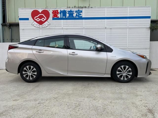 プリウス A トヨタセーフティセンス 純正SDナビ 全周囲カメラ ETC Bluetooth フルセグ ドラレコ LEDヘッド LEDフォグ オートハイビーム 革巻きハンドル 純正15インチAW CD/DVD再生(35枚目)