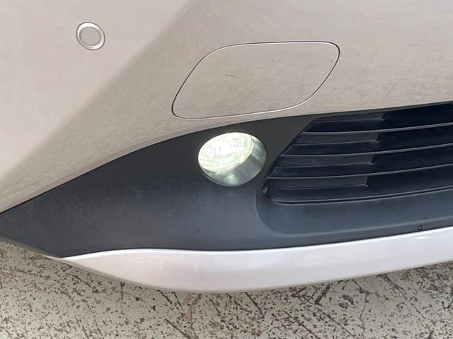 プリウス A トヨタセーフティセンス 純正SDナビ 全周囲カメラ ETC Bluetooth フルセグ ドラレコ LEDヘッド LEDフォグ オートハイビーム 革巻きハンドル 純正15インチAW CD/DVD再生(41枚目)