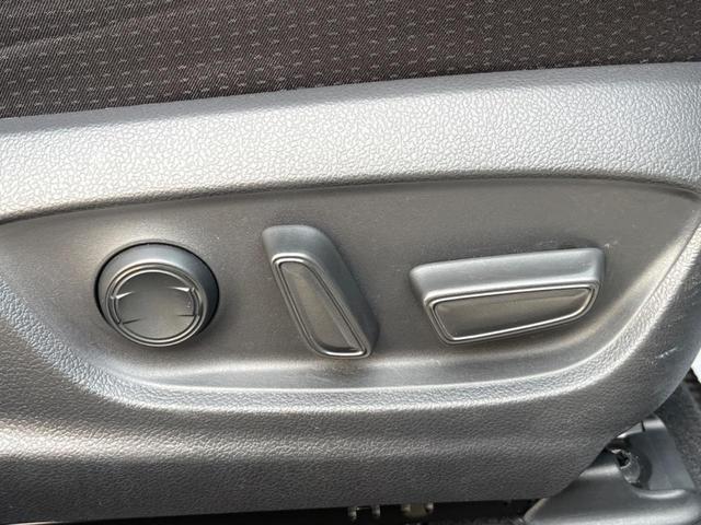 プリウス A トヨタセーフティセンス 純正SDナビ 全周囲カメラ ETC Bluetooth フルセグ ドラレコ LEDヘッド LEDフォグ オートハイビーム 革巻きハンドル 純正15インチAW CD/DVD再生(43枚目)