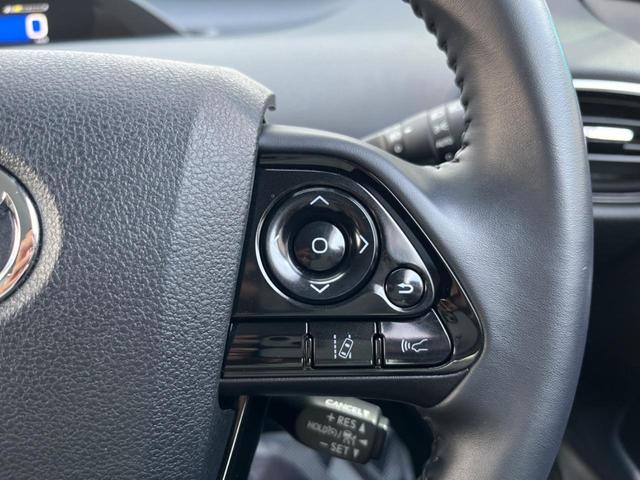 プリウス A トヨタセーフティセンス 純正SDナビ 全周囲カメラ ETC Bluetooth フルセグ ドラレコ LEDヘッド LEDフォグ オートハイビーム 革巻きハンドル 純正15インチAW CD/DVD再生(49枚目)
