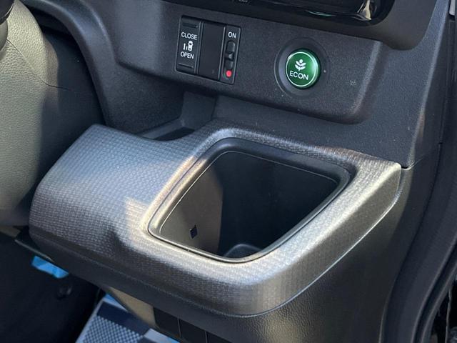 ステップワゴンスパーダ スパーダ 電動スライドドア 純正SDナビ バックカメラ 禁煙車 ドラレコ スマートキー LEDヘッド ビルトインETC クルコン 純正16インチアルミ Bluetooth(6枚目)