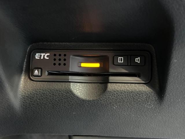 フィットハイブリッド ナビプレミアムセレクション 純正HDDナビ バックカメラ 禁煙車 スマートキー HIDヘッド ビルトインETC 純正15インチアルミ オートライト オートエアコン CD 地デジ パドルシフト(7枚目)