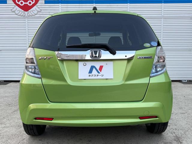 フィットハイブリッド ナビプレミアムセレクション 純正HDDナビ バックカメラ 禁煙車 スマートキー HIDヘッド ビルトインETC 純正15インチアルミ オートライト オートエアコン CD 地デジ パドルシフト(15枚目)