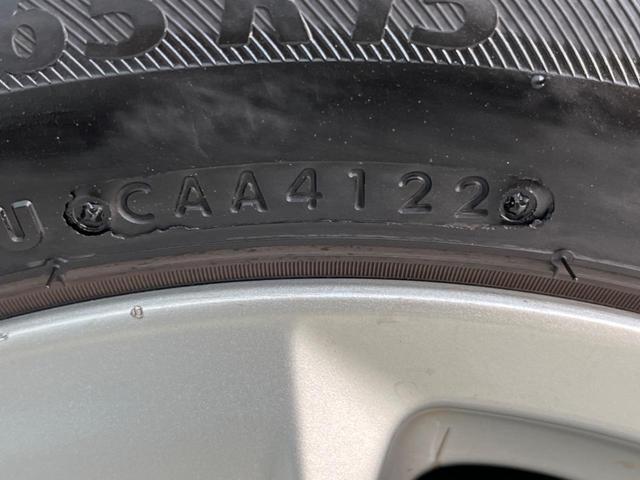 フィットハイブリッド ナビプレミアムセレクション 純正HDDナビ バックカメラ 禁煙車 スマートキー HIDヘッド ビルトインETC 純正15インチアルミ オートライト オートエアコン CD 地デジ パドルシフト(33枚目)