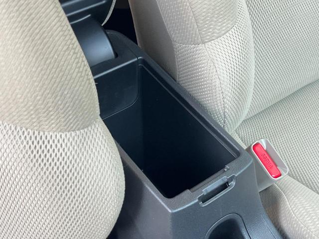 フィットハイブリッド ナビプレミアムセレクション 純正HDDナビ バックカメラ 禁煙車 スマートキー HIDヘッド ビルトインETC 純正15インチアルミ オートライト オートエアコン CD 地デジ パドルシフト(46枚目)