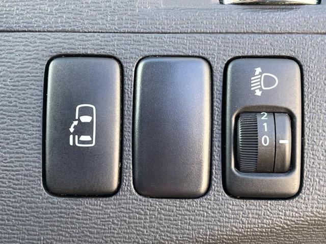 アイシス プラタナ 4WD 片側電動スライドドア 純正HDDナビ バックカメラ 禁煙車 コーナーセンサー スマートキー HIDヘッド ETC 純正16インチアルミ オートエアコン CD DVD再生(5枚目)