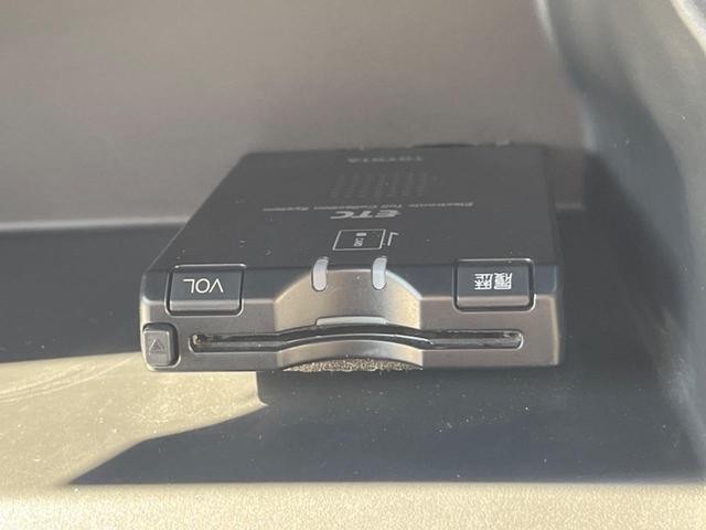 アイシス プラタナ 4WD 片側電動スライドドア 純正HDDナビ バックカメラ 禁煙車 コーナーセンサー スマートキー HIDヘッド ETC 純正16インチアルミ オートエアコン CD DVD再生(6枚目)