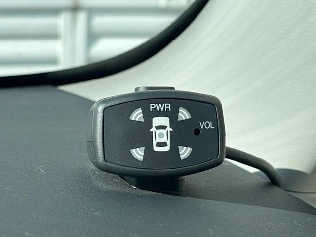 アイシス プラタナ 4WD 片側電動スライドドア 純正HDDナビ バックカメラ 禁煙車 コーナーセンサー スマートキー HIDヘッド ETC 純正16インチアルミ オートエアコン CD DVD再生(7枚目)