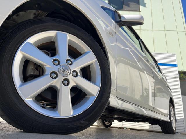 アイシス プラタナ 4WD 片側電動スライドドア 純正HDDナビ バックカメラ 禁煙車 コーナーセンサー スマートキー HIDヘッド ETC 純正16インチアルミ オートエアコン CD DVD再生(14枚目)