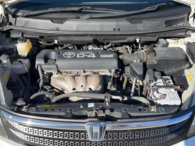 アイシス プラタナ 4WD 片側電動スライドドア 純正HDDナビ バックカメラ 禁煙車 コーナーセンサー スマートキー HIDヘッド ETC 純正16インチアルミ オートエアコン CD DVD再生(19枚目)