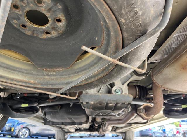 アイシス プラタナ 4WD 片側電動スライドドア 純正HDDナビ バックカメラ 禁煙車 コーナーセンサー スマートキー HIDヘッド ETC 純正16インチアルミ オートエアコン CD DVD再生(20枚目)