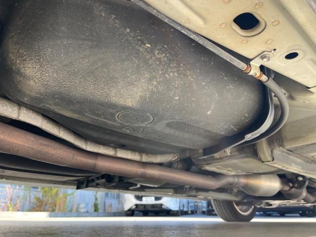 アイシス プラタナ 4WD 片側電動スライドドア 純正HDDナビ バックカメラ 禁煙車 コーナーセンサー スマートキー HIDヘッド ETC 純正16インチアルミ オートエアコン CD DVD再生(24枚目)