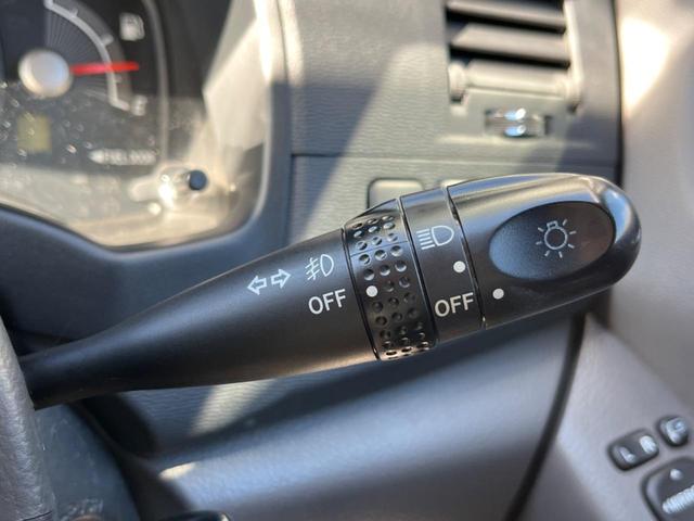 アイシス プラタナ 4WD 片側電動スライドドア 純正HDDナビ バックカメラ 禁煙車 コーナーセンサー スマートキー HIDヘッド ETC 純正16インチアルミ オートエアコン CD DVD再生(47枚目)