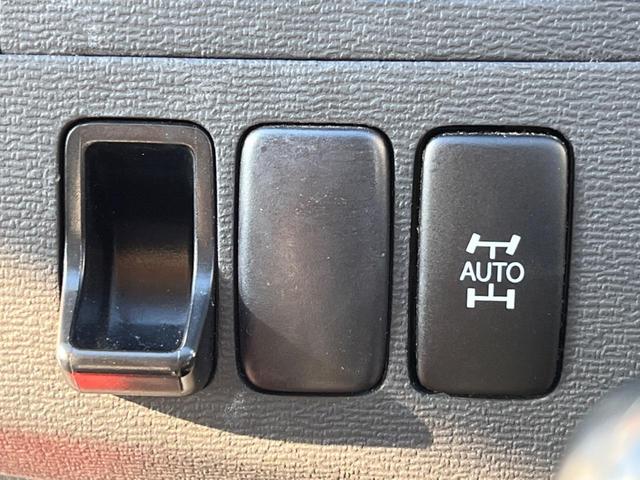 アイシス プラタナ 4WD 片側電動スライドドア 純正HDDナビ バックカメラ 禁煙車 コーナーセンサー スマートキー HIDヘッド ETC 純正16インチアルミ オートエアコン CD DVD再生(49枚目)