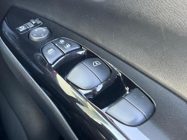 セレナ ニスモ 純正エアロ 両側電動ドア プロパイロット エマージェンシーブレーキ 9型純正ナビ 全周囲カメラ アダプティブクルーズ ETC Bluetooth フルセグ ドラレコ 禁煙車 LEDヘッド LEDフォグ(50枚目)