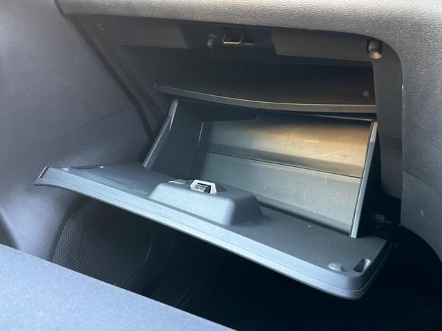 セレナ ニスモ 純正エアロ 両側電動ドア プロパイロット エマージェンシーブレーキ 9型純正ナビ 全周囲カメラ アダプティブクルーズ ETC Bluetooth フルセグ ドラレコ 禁煙車 LEDヘッド LEDフォグ(60枚目)