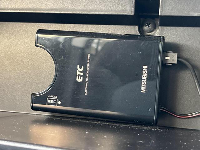 ノート Ｘ　ＤＩＧ－Ｓ　ＳＤナビ　ＥＴＣ　禁煙車　スマートキー　ＣＤ／ＤＶＤ再生　地デジ　盗難防止装置　プライバシーガラス　アイドリングストップ　トラクションコントロール（6枚目）