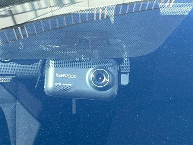 シエンタ Ｘ　電動スライドドア　ＳＤナビ　ＥＴＣ　Ｂｌｕｅｔｏｏｔｈ　ドラレコ　禁煙車　ＣＤ／ＤＶＤ再生　地デジ　盗難防止装置　プライバシーガラス　アイドリングストップ　横滑防止装置　トラクションコントロール（6枚目）