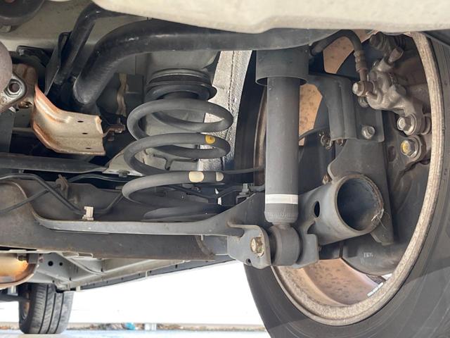 セレナ ハイウェイスター　Ｖセレクション　パノラミックルーフ　両側電動ドア　純正ナビ　バックカメラ　ＥＴＣ　Ｂｌｕｅｔｏｏｔｈ　禁煙車　クルコン　スマートキー　革巻きハンドル　オートエアコン　１６インチＡＷ　ＣＤ再生　地デジ　盗難防止装置（21枚目）