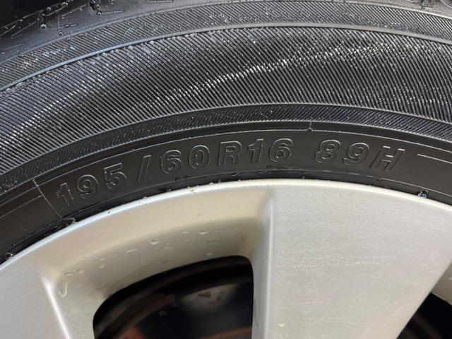 セレナ ハイウェイスター　Ｖセレクション　パノラミックルーフ　両側電動ドア　純正ナビ　バックカメラ　ＥＴＣ　Ｂｌｕｅｔｏｏｔｈ　禁煙車　クルコン　スマートキー　革巻きハンドル　オートエアコン　１６インチＡＷ　ＣＤ再生　地デジ　盗難防止装置（27枚目）