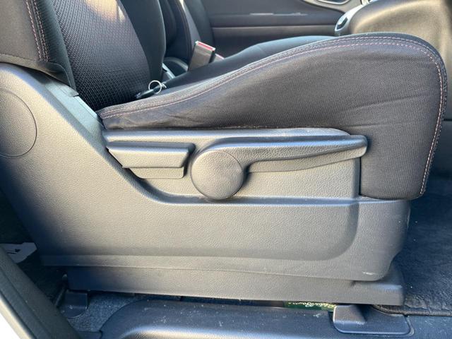 セレナ ハイウェイスター　Ｖセレクション　パノラミックルーフ　両側電動ドア　純正ナビ　バックカメラ　ＥＴＣ　Ｂｌｕｅｔｏｏｔｈ　禁煙車　クルコン　スマートキー　革巻きハンドル　オートエアコン　１６インチＡＷ　ＣＤ再生　地デジ　盗難防止装置（44枚目）