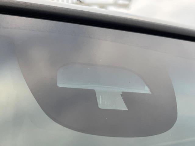 Ｎ－ＢＯＸカスタム Ｇ　ターボＳＳブラックスタイルパッケージ　両側電動ドア　衝突軽減装置　純正ナビ　ＥＴＣ　フルセグ　ドラレコ　禁煙車　スマートキー　シートヒーター　ＨＩＤヘッド　オートライト　ステアリングスイッチ　オートエアコン　１４インチＡＷ（6枚目）