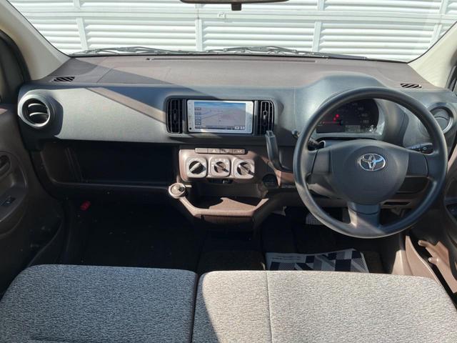 パッソ Ｘ　クツロギ　純正ＳＤナビ　禁煙車　スマートキー　Ｂｌｕｅｔｏｏｔｈ　ＣＤ　地デジ（2枚目）