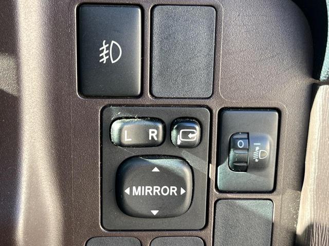 パッソ Ｘ　クツロギ　純正ＳＤナビ　禁煙車　スマートキー　Ｂｌｕｅｔｏｏｔｈ　ＣＤ　地デジ（4枚目）