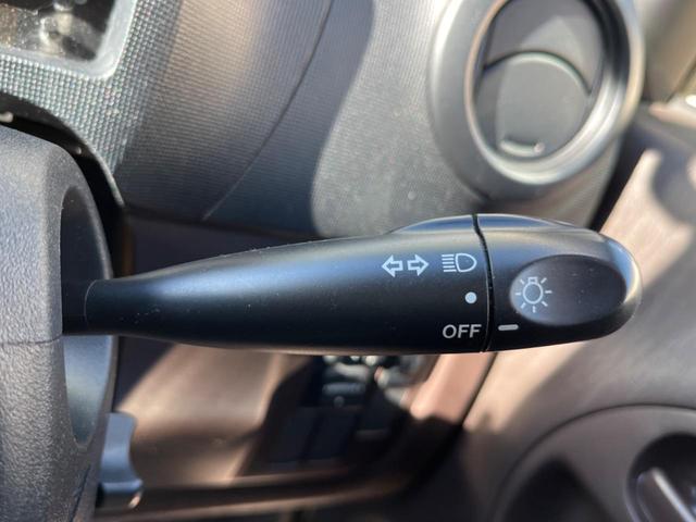 パッソ Ｘ　クツロギ　純正ＳＤナビ　禁煙車　スマートキー　Ｂｌｕｅｔｏｏｔｈ　ＣＤ　地デジ（40枚目）