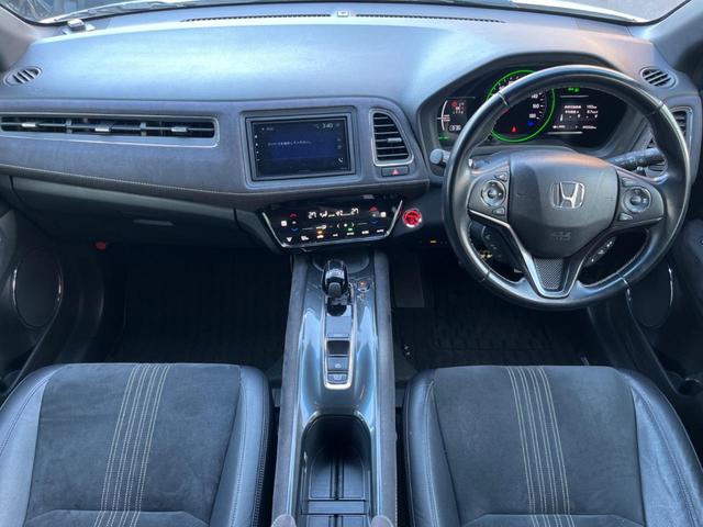 ヴェゼル ハイブリッドＲＳ・ホンダセンシング　バックカメラ　衝突被害軽減システム　レーダークルーズ　ハーフレザーシート　シートヒーター　スマートキー　ＬＥＤヘッド　ビルトインＥＴＣ　純正１８インチアルミ　車線逸脱警報　オートライト（2枚目）