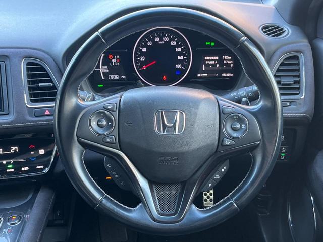 ヴェゼル ハイブリッドＲＳ・ホンダセンシング　バックカメラ　衝突被害軽減システム　レーダークルーズ　ハーフレザーシート　シートヒーター　スマートキー　ＬＥＤヘッド　ビルトインＥＴＣ　純正１８インチアルミ　車線逸脱警報　オートライト（13枚目）