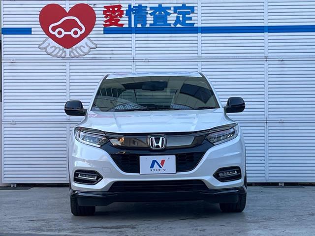 ヴェゼル ハイブリッドＲＳ・ホンダセンシング　バックカメラ　衝突被害軽減システム　レーダークルーズ　ハーフレザーシート　シートヒーター　スマートキー　ＬＥＤヘッド　ビルトインＥＴＣ　純正１８インチアルミ　車線逸脱警報　オートライト（16枚目）