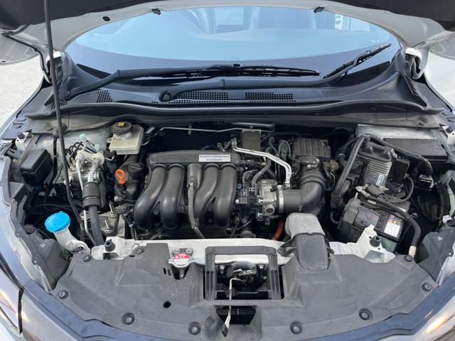 ヴェゼル ハイブリッドＲＳ・ホンダセンシング　バックカメラ　衝突被害軽減システム　レーダークルーズ　ハーフレザーシート　シートヒーター　スマートキー　ＬＥＤヘッド　ビルトインＥＴＣ　純正１８インチアルミ　車線逸脱警報　オートライト（21枚目）