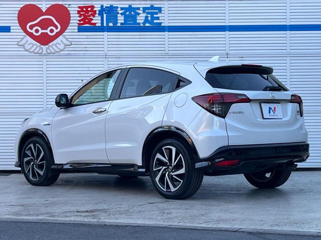 ヴェゼル ハイブリッドＲＳ・ホンダセンシング　バックカメラ　衝突被害軽減システム　レーダークルーズ　ハーフレザーシート　シートヒーター　スマートキー　ＬＥＤヘッド　ビルトインＥＴＣ　純正１８インチアルミ　車線逸脱警報　オートライト（28枚目）