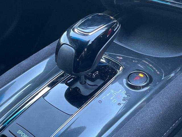 ヴェゼル ハイブリッドＲＳ・ホンダセンシング　バックカメラ　衝突被害軽減システム　レーダークルーズ　ハーフレザーシート　シートヒーター　スマートキー　ＬＥＤヘッド　ビルトインＥＴＣ　純正１８インチアルミ　車線逸脱警報　オートライト（45枚目）