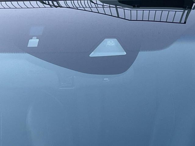 ヴェゼル ハイブリッドＲＳ・ホンダセンシング　バックカメラ　衝突被害軽減システム　レーダークルーズ　ハーフレザーシート　シートヒーター　スマートキー　ＬＥＤヘッド　ビルトインＥＴＣ　純正１８インチアルミ　車線逸脱警報　オートライト（52枚目）