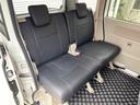 後部座席も気になるようなキズ・汚れやへたり等、大きなダメージはなく、良好な状態です。