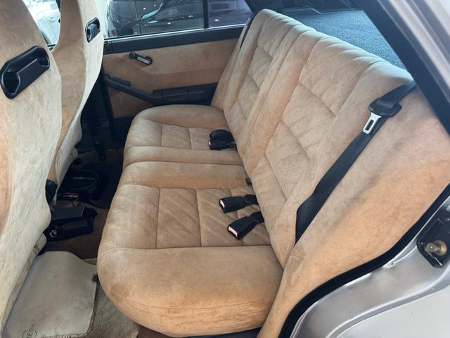デルタ ＨＦインテグラーレ　エボルツィオーネＩＩ　新車並行　タイミングベルト交換済み　整備済み　オールペン済み（30枚目）