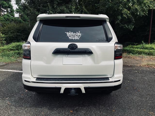 4ランナー リミテッド 4.0V6 4WD Nigntshade Edition サンルーフ ブラックレザー アルパインナビ、フルセグTV、Bluetooth JBLサウンド プッシュスタート(3枚目)