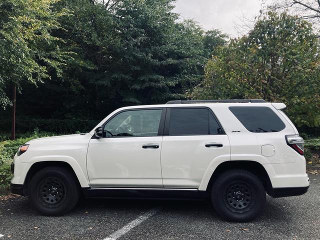 4ランナー リミテッド 4.0V6 4WD Nigntshade Edition サンルーフ ブラックレザー アルパインナビ、フルセグTV、Bluetooth JBLサウンド プッシュスタート(5枚目)